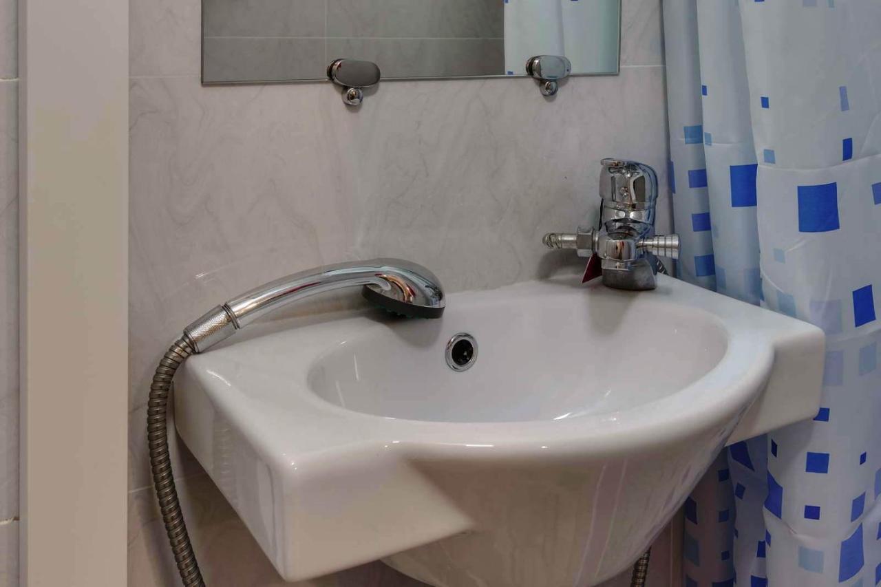 Yourhouse На Розыбакиева Утепова Недалеко От Меги Almaty Eksteriør billede