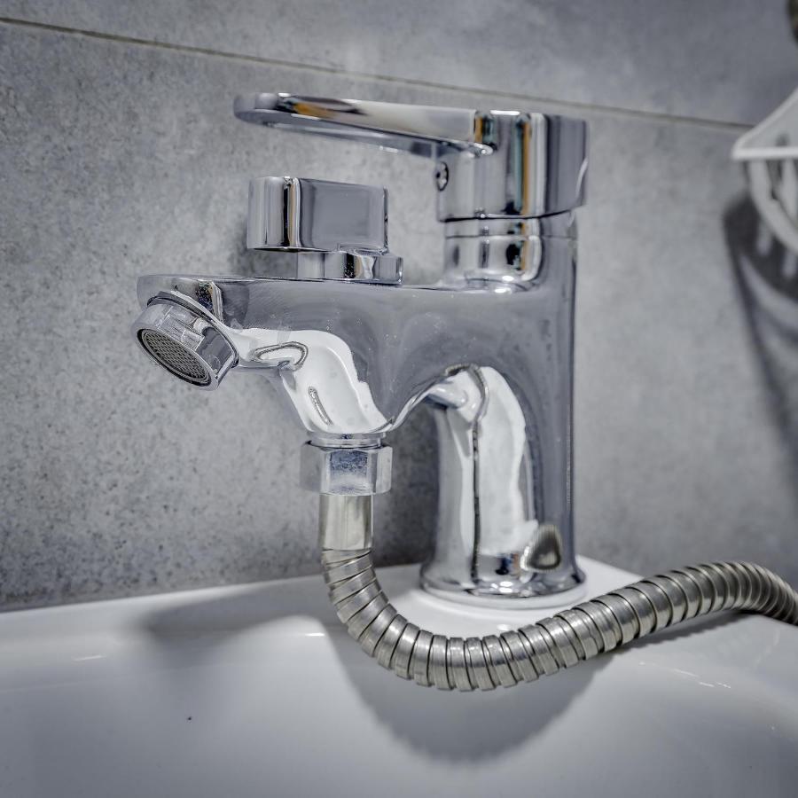 Yourhouse На Розыбакиева Утепова Недалеко От Меги Almaty Eksteriør billede